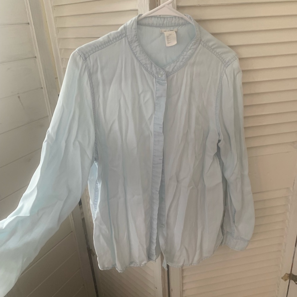 Levi’s soft light blue denim long sleeve woman’s  shirt size M